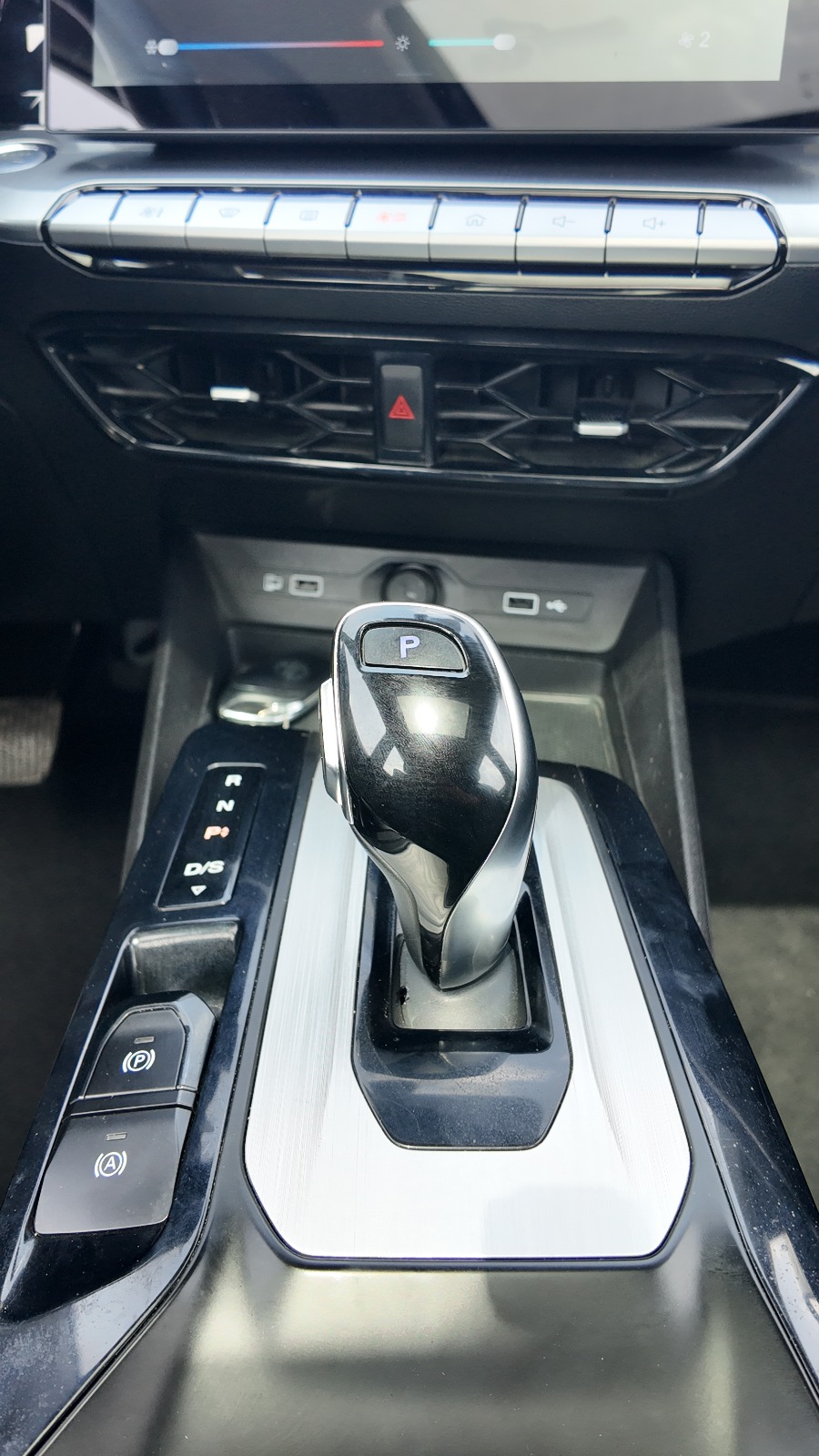 
								2023 MG GT 1.5 Turbo full									