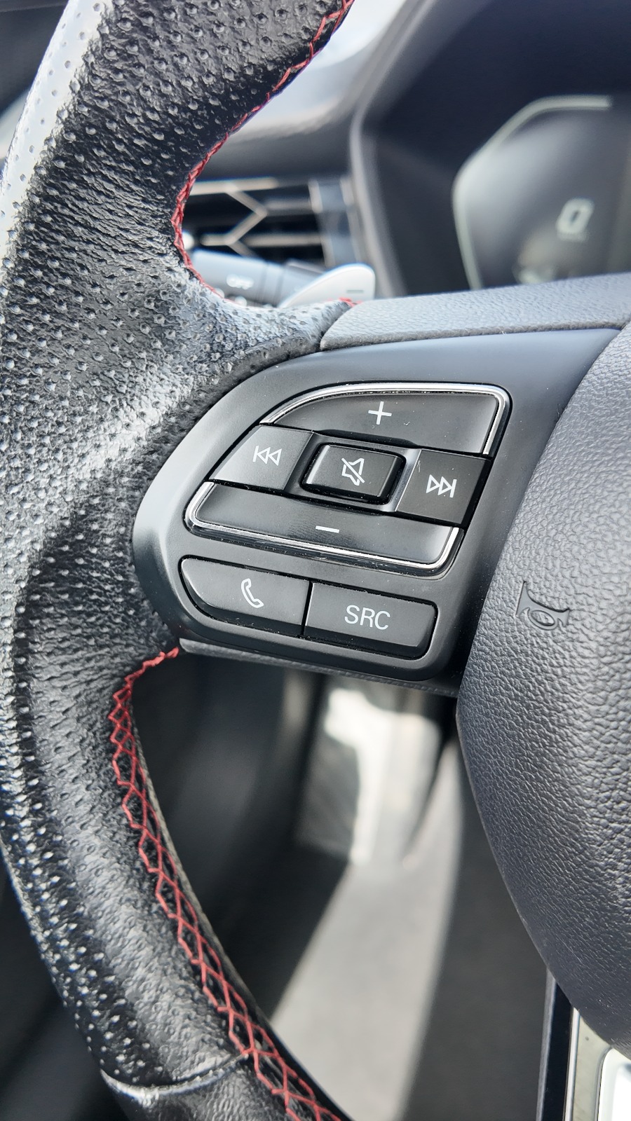 
								2023 MG GT 1.5 Turbo full									