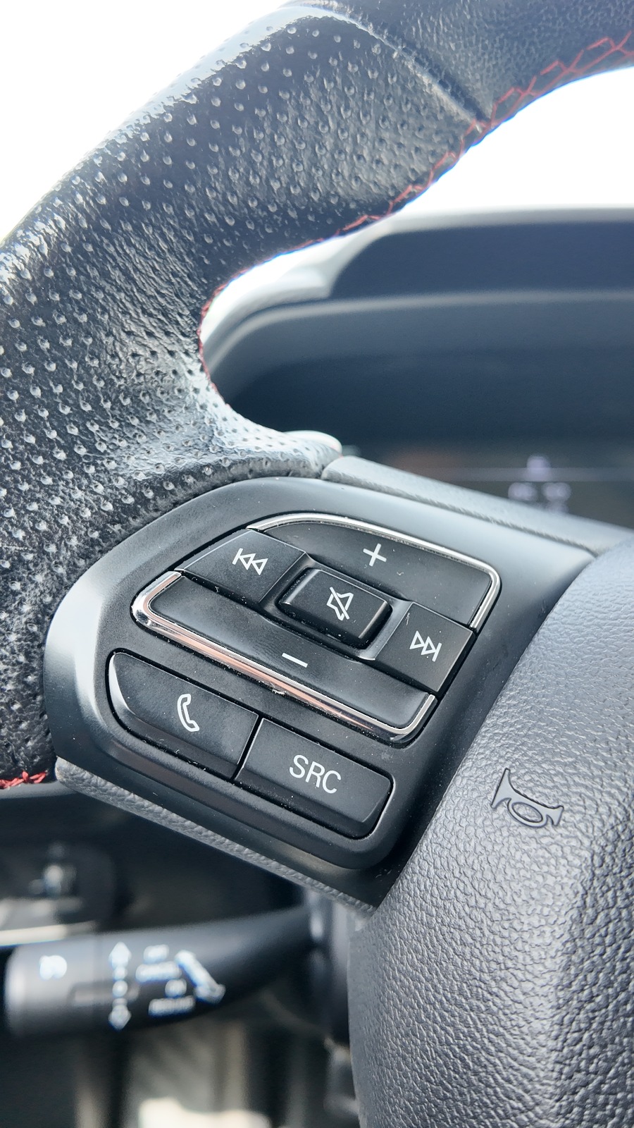 
								2023 MG GT 1.5 Turbo full									