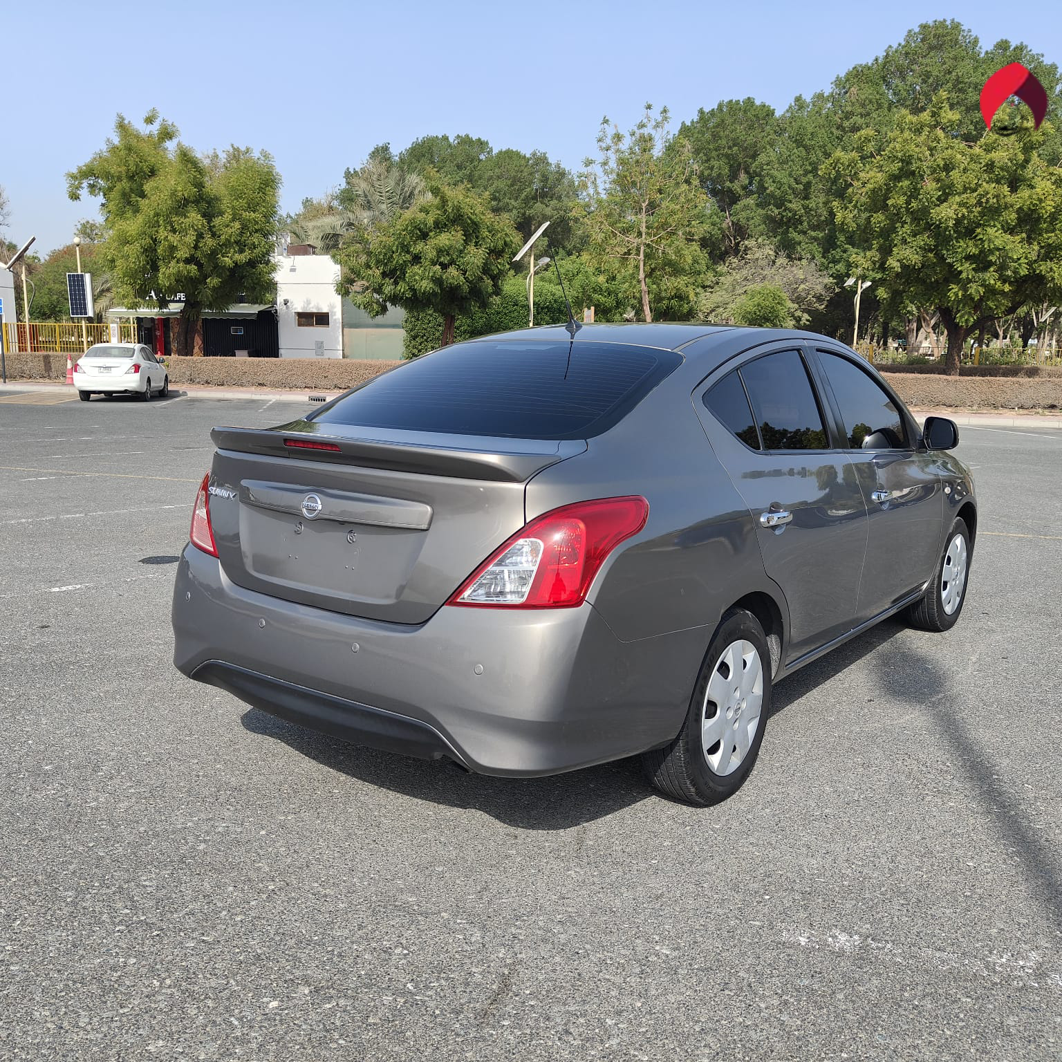 
								2022 Nissan Sunny 1.5l Brown full									