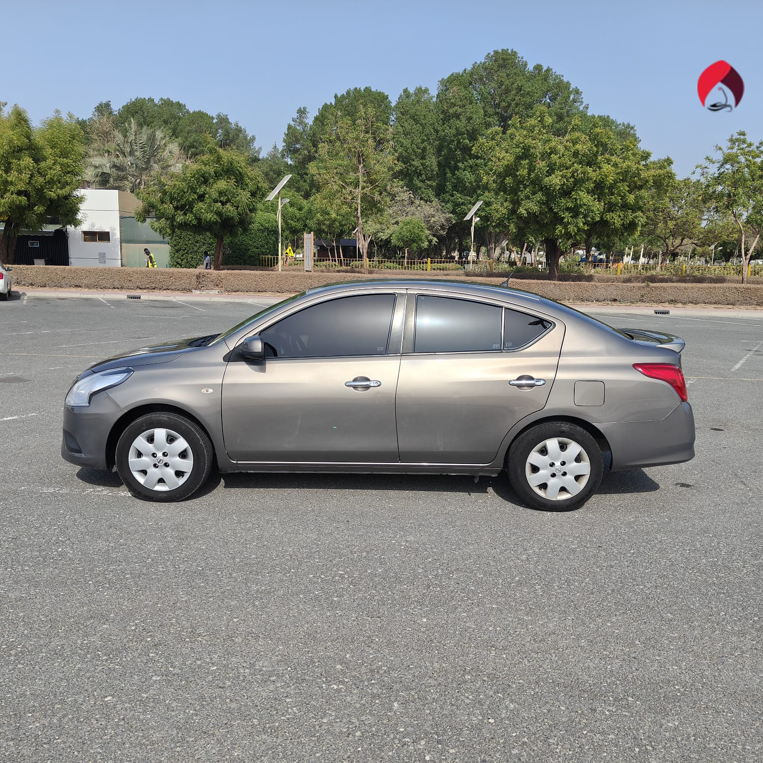 
								2022 Nissan Sunny 1.5l Brown full									