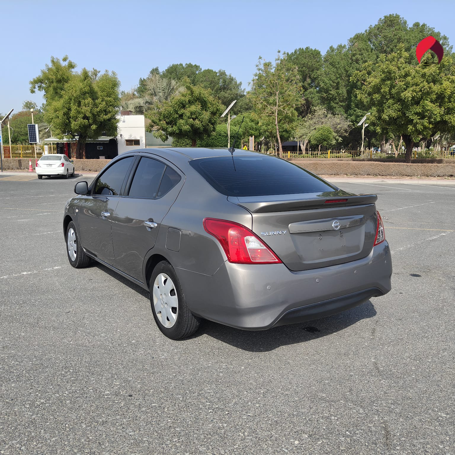 
								2022 Nissan Sunny 1.5l Brown full									