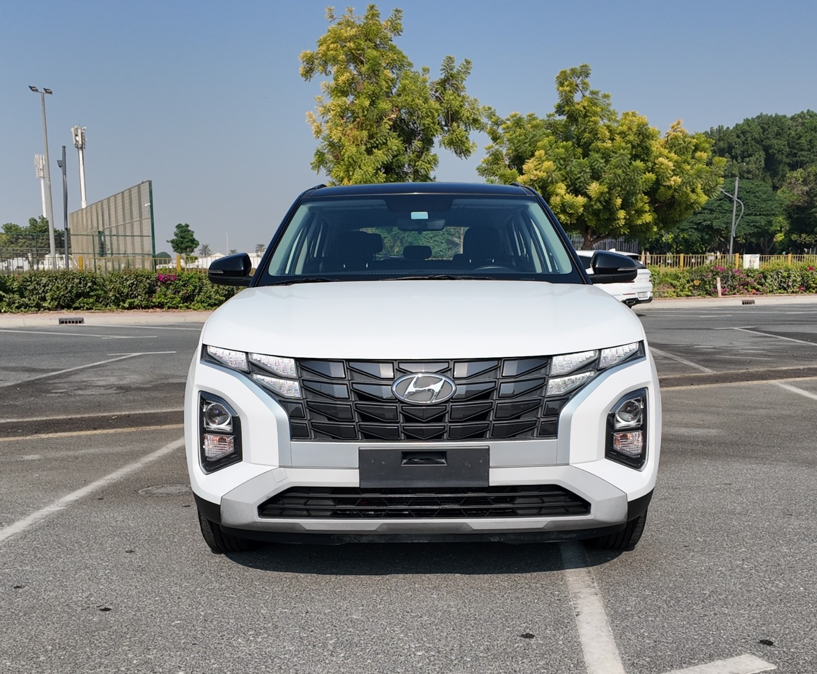 
								2023 Hyundai Creta 1.5l Smart Dual Tone full									