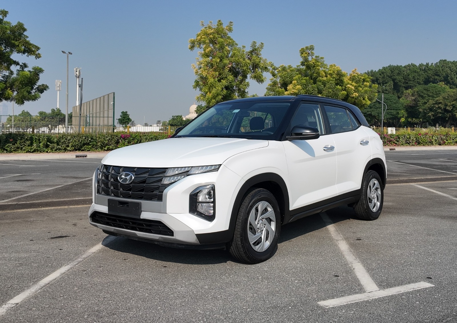 
								2023 Hyundai Creta 1.5l Smart Dual Tone full									