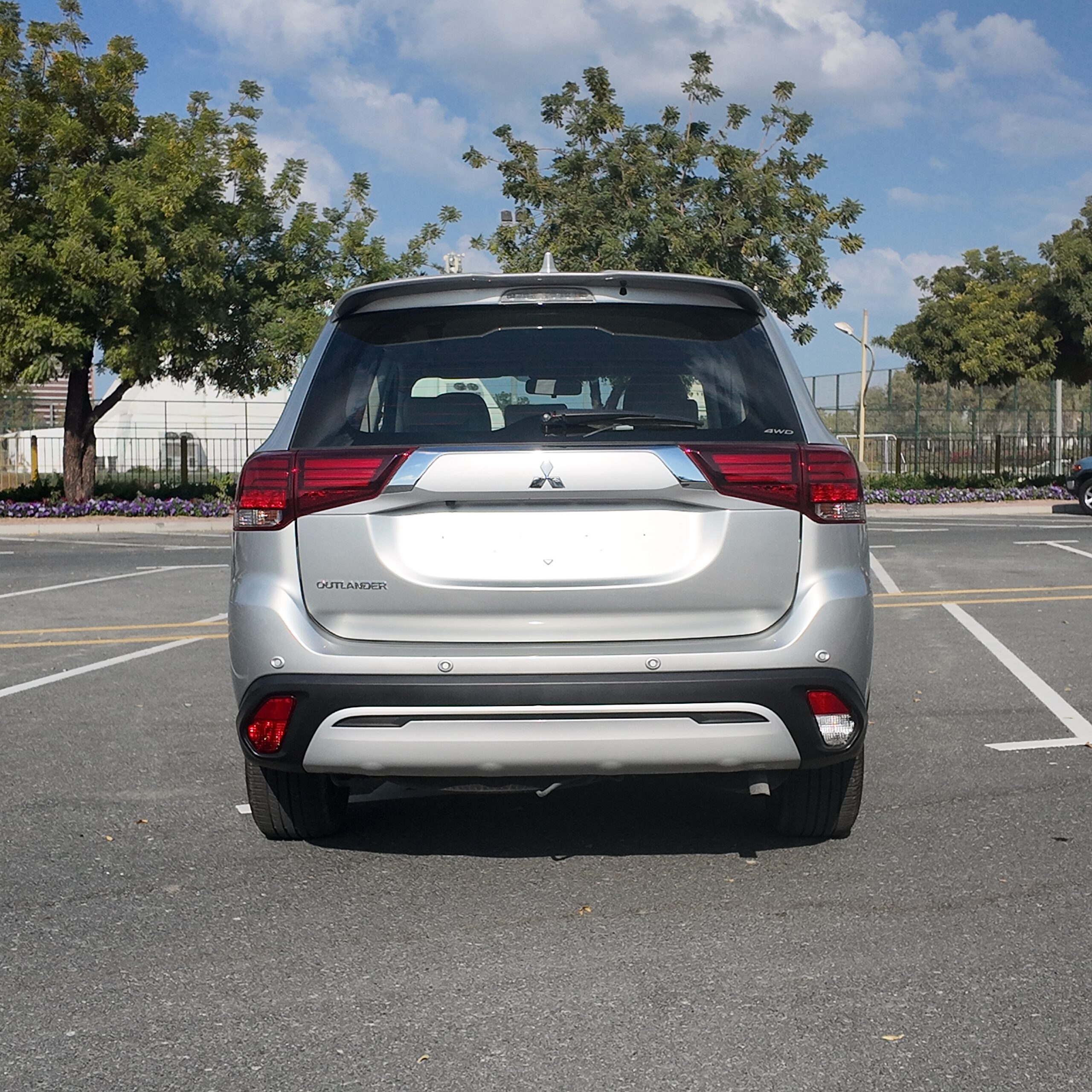 
								2023 Mitsubishi Outlander GLS 4×4 2.5L full									
