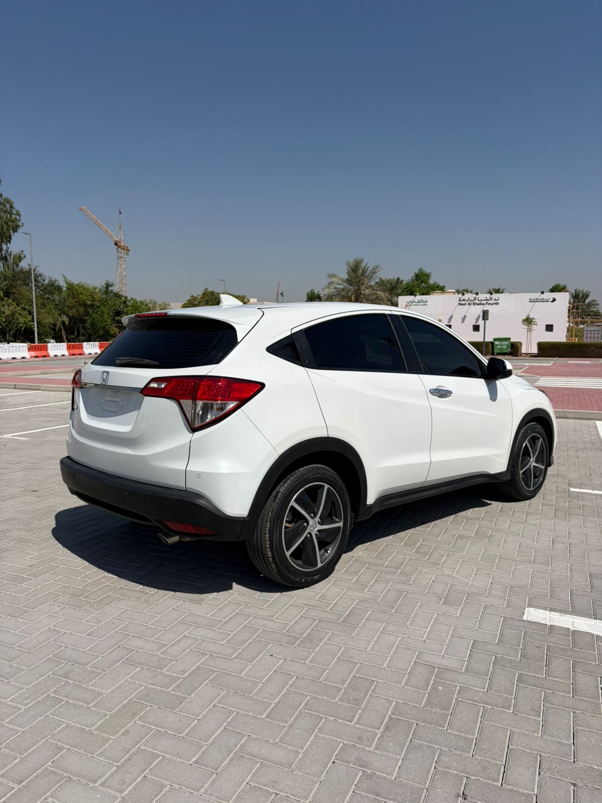 
								2021 Honda HRV 1.8L full									