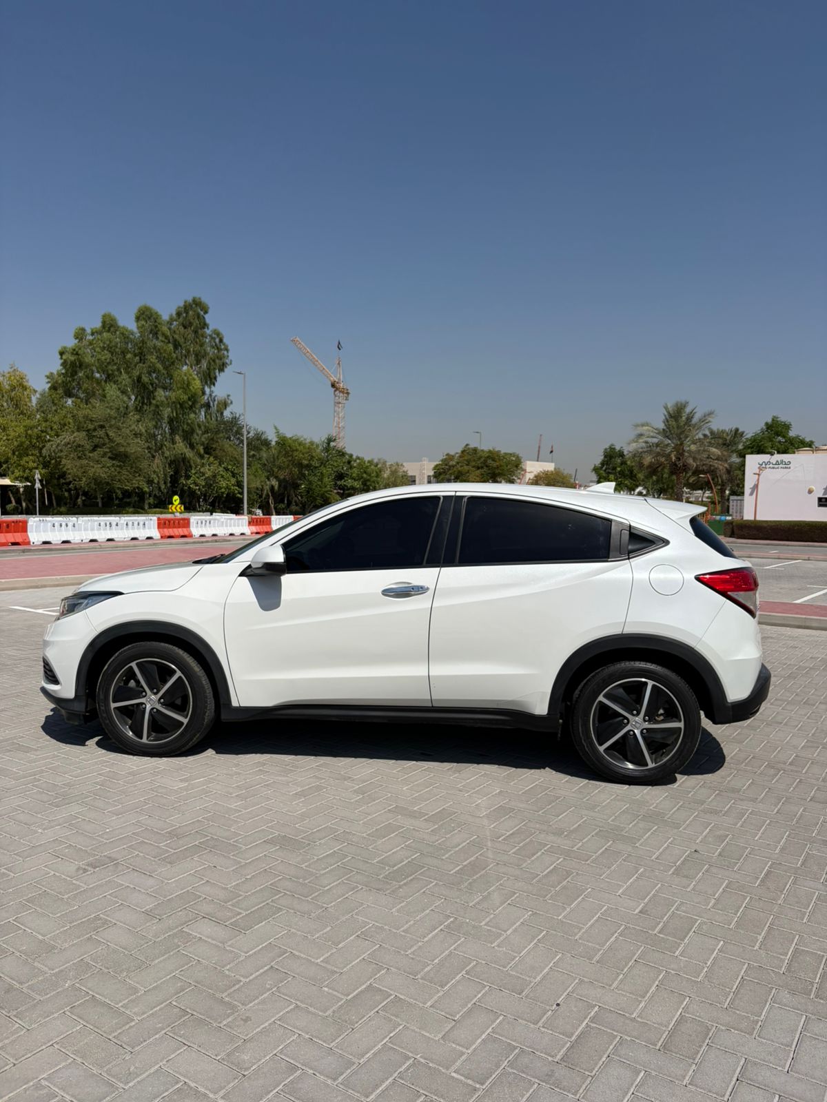
								2021 Honda HRV 1.8L full									