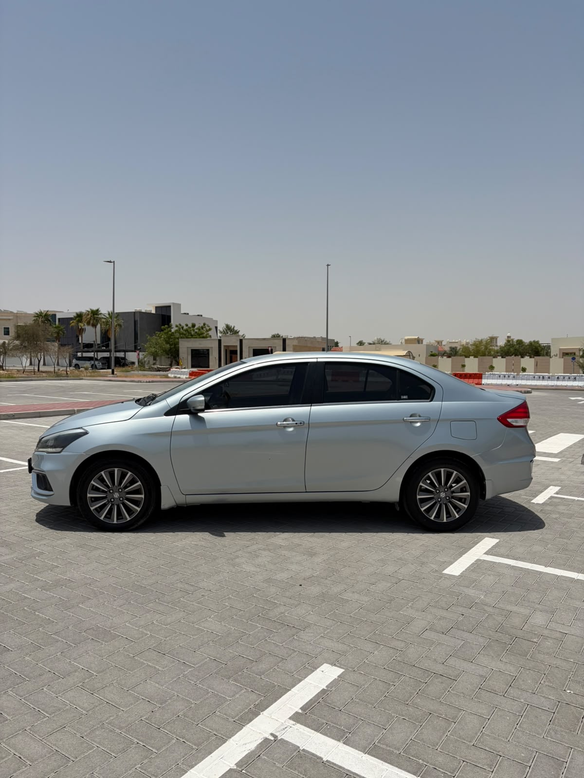 
								2023 Suzuki Ciaz GLX TOP OPTION full									