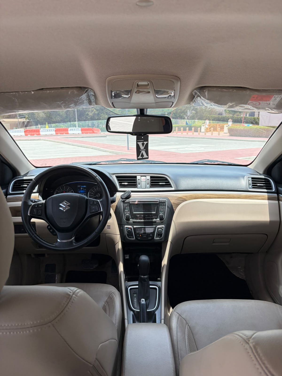 
								2023 Suzuki Ciaz GLX TOP OPTION full									
