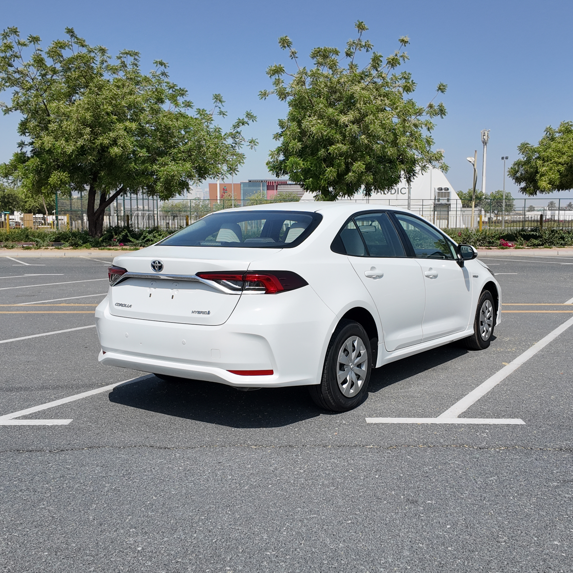 
								2020 Toyota Corolla HYBRID full									