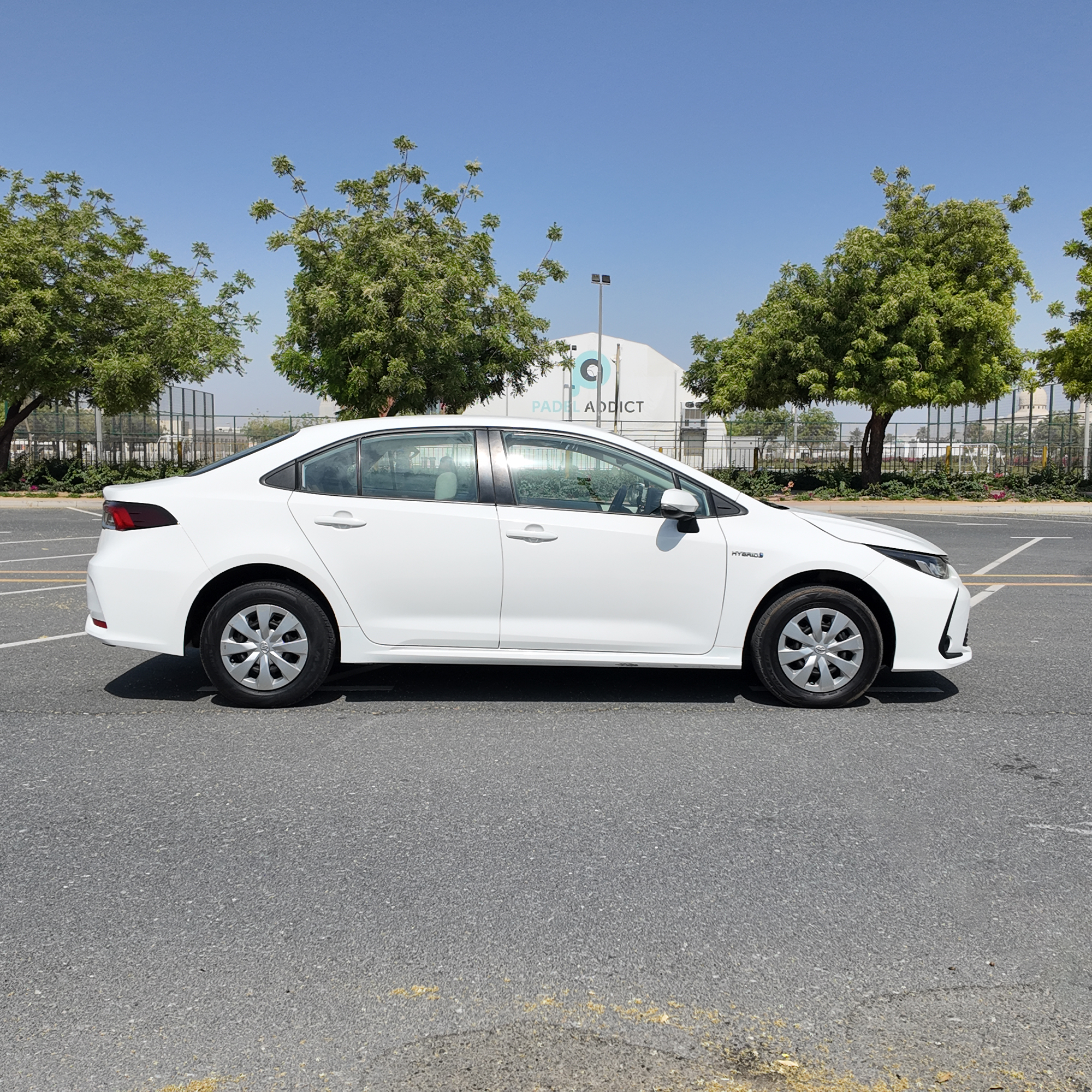 
								2020 Toyota Corolla HYBRID full									