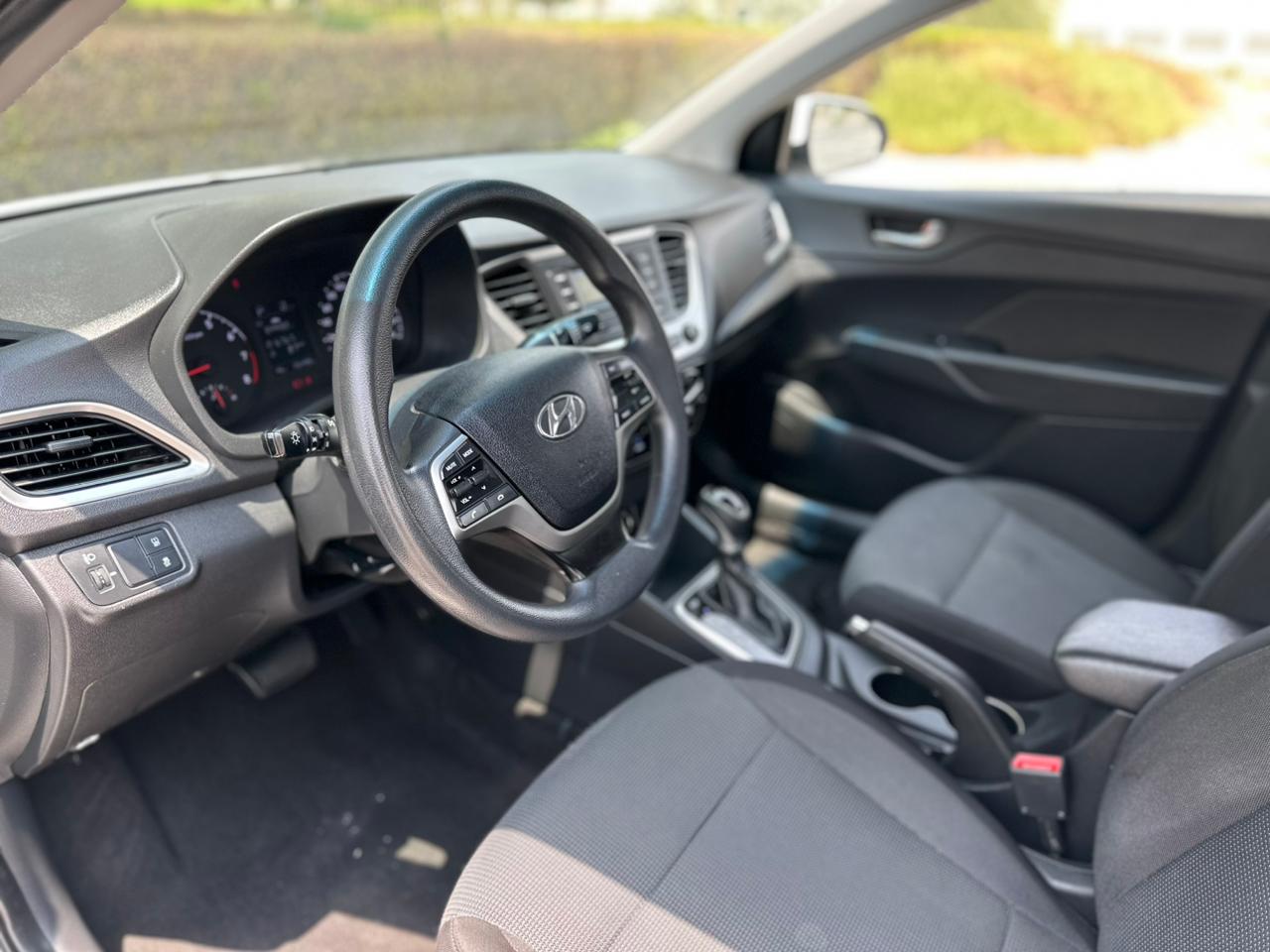 
								2022 Hyundai Accent full									