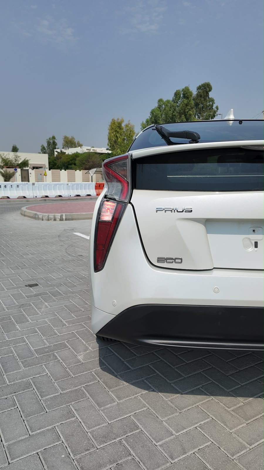 
								2017 Toyota Prius HYBRID full									