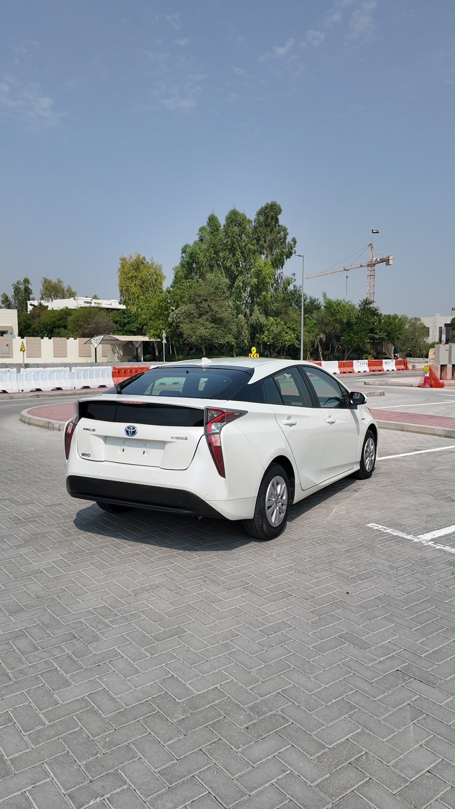 
								2017 Toyota Prius HYBRID full									