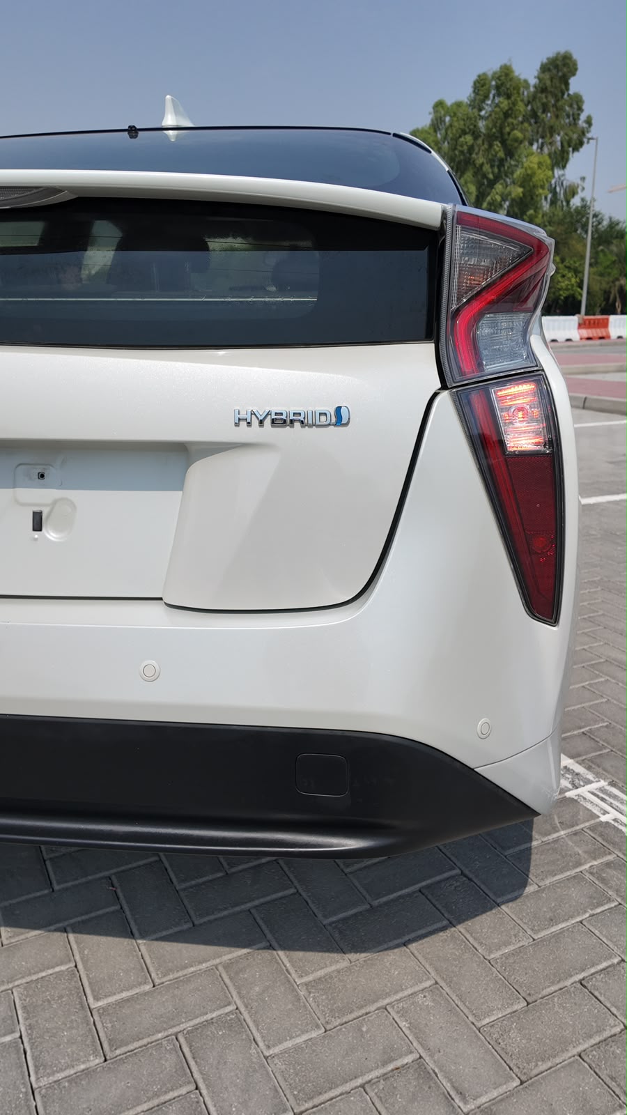 
								2017 Toyota Prius HYBRID full									