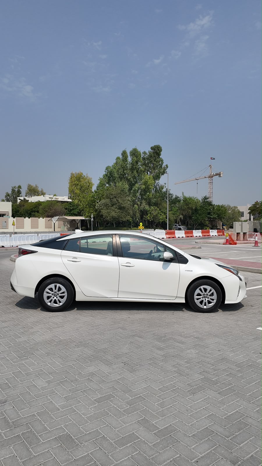 
								2017 Toyota Prius HYBRID full									