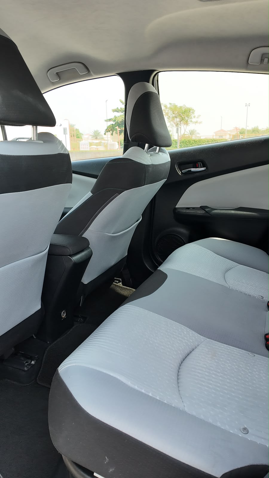 
								2017 Toyota Prius HYBRID full									