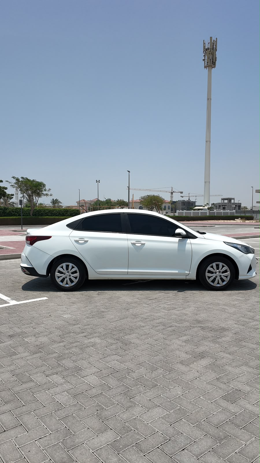 
								2022 Hyundai Accent full									
