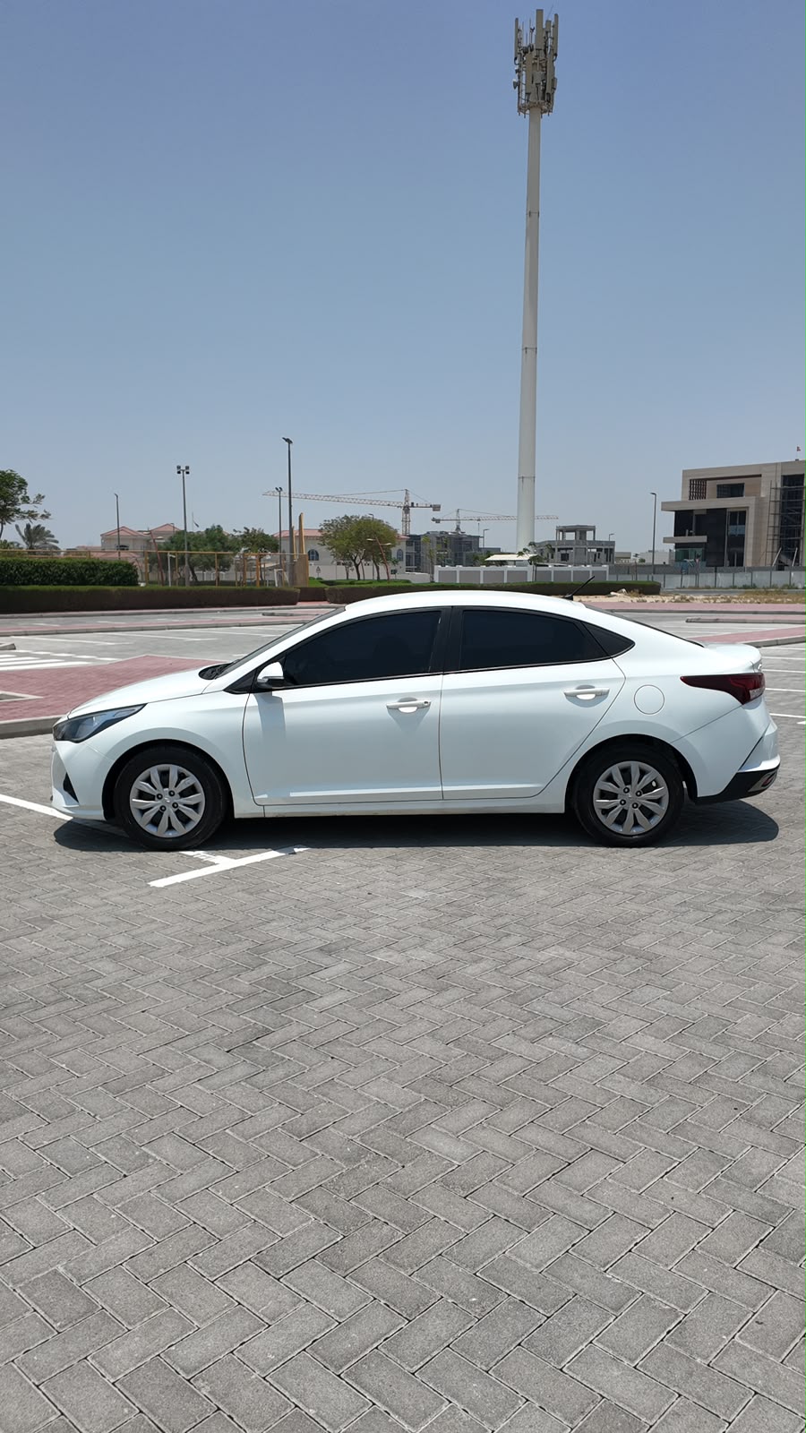 
								2022 Hyundai Accent full									