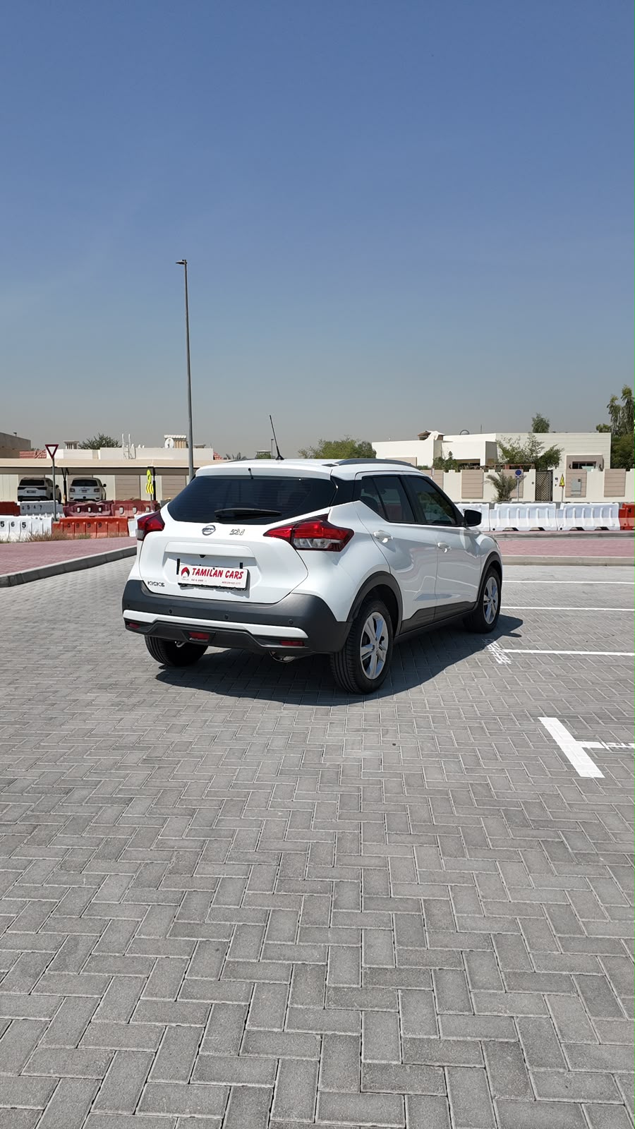
								2020 Nissan Kicks full									
