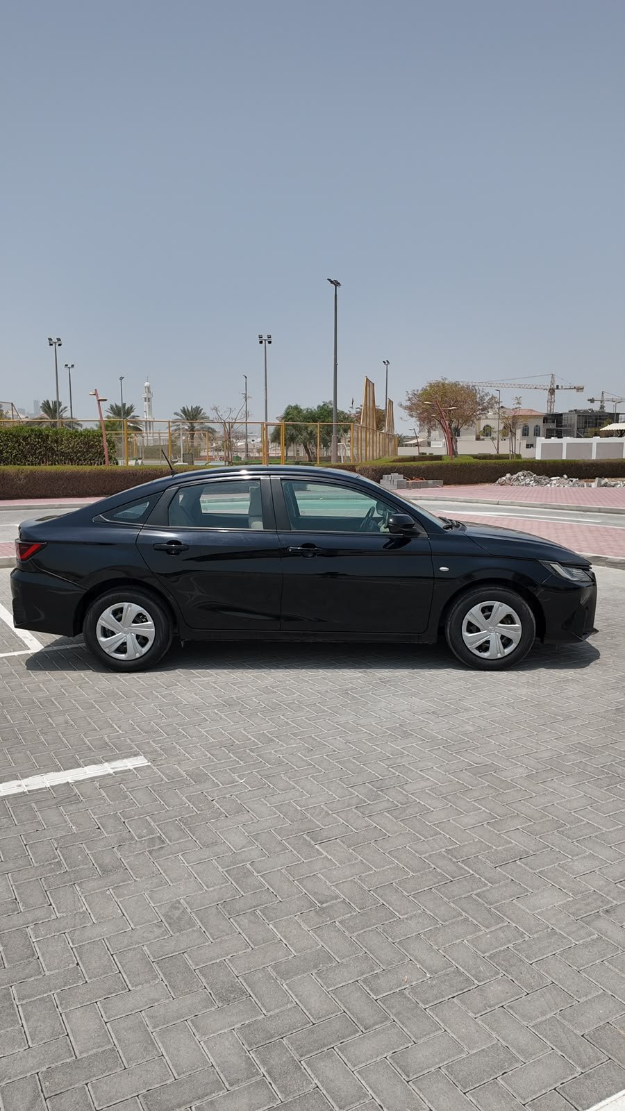 
								2023 Toyota Yaris full									