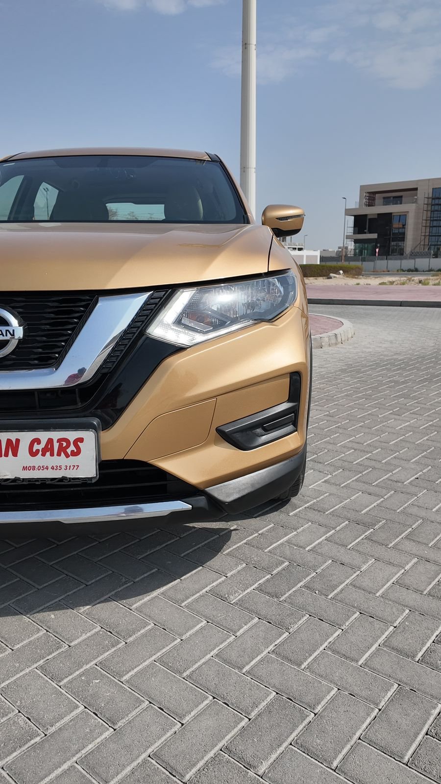 
								2020 Nissan X-tail full									