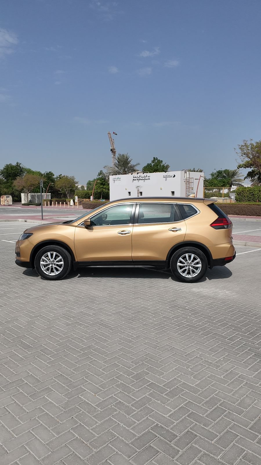 
								2020 Nissan X-tail full									