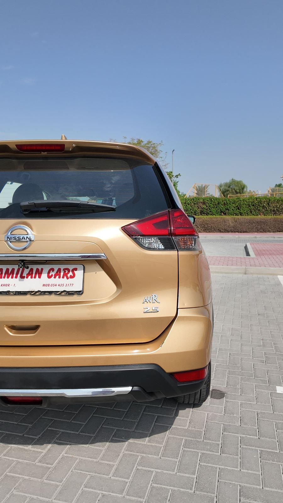 
								2020 Nissan X-tail full									