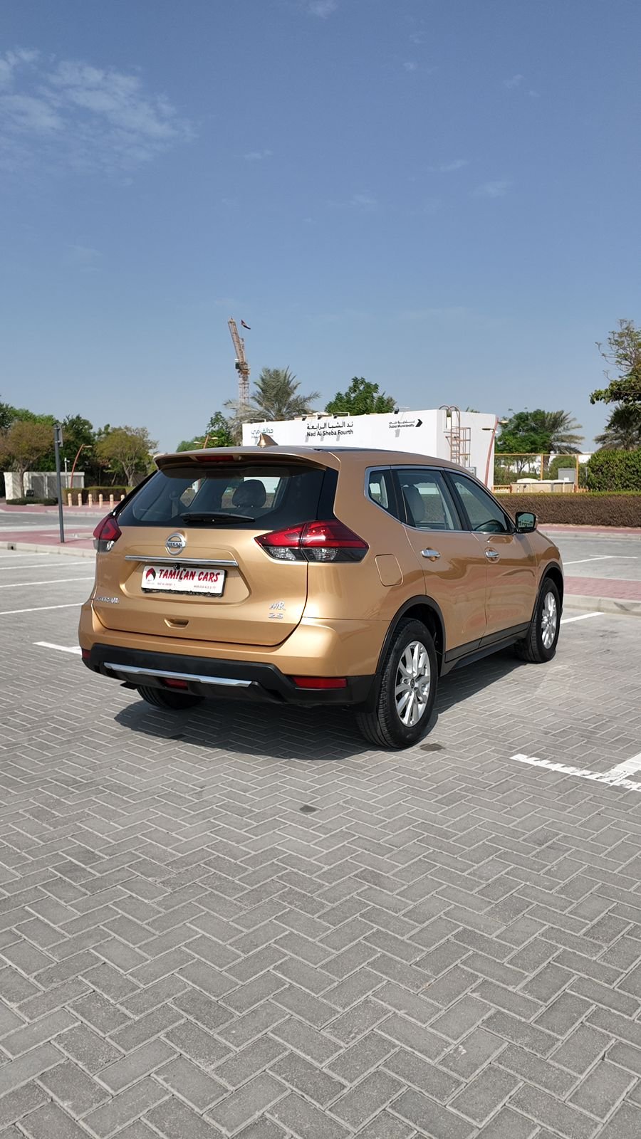 
								2020 Nissan X-tail full									