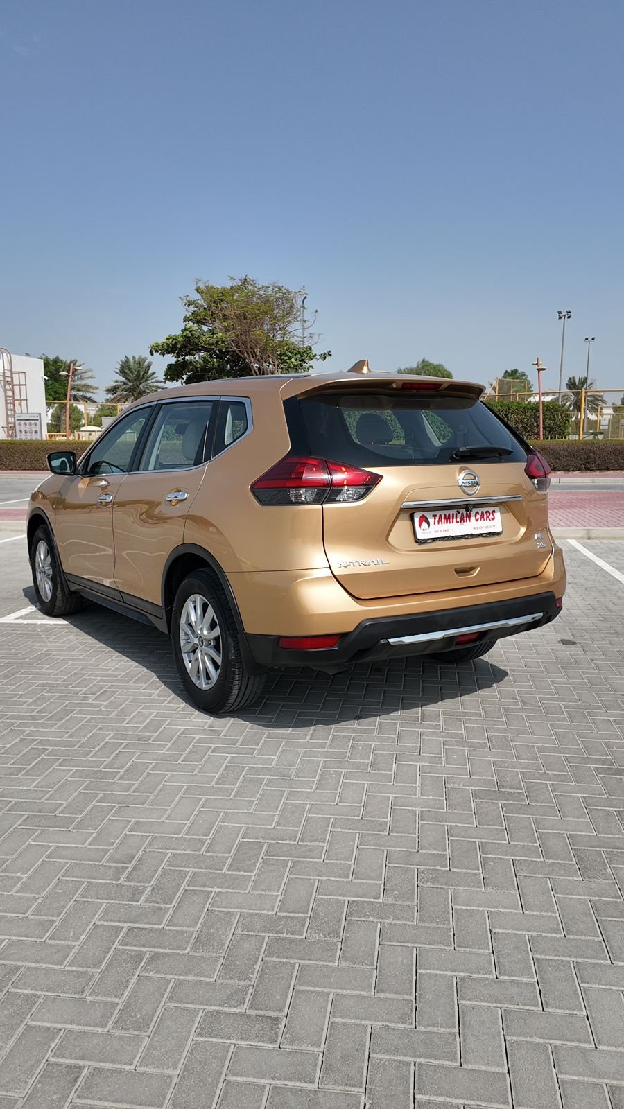 
								2020 Nissan X-tail full									