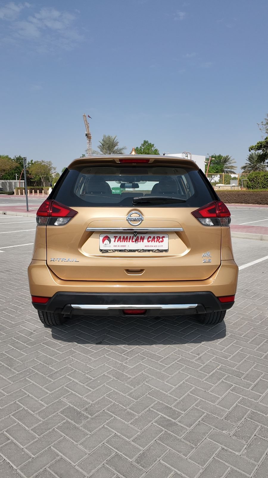 
								2020 Nissan X-tail full									