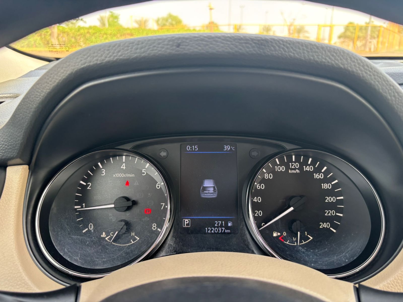 
								2020 Nissan X-tail full									