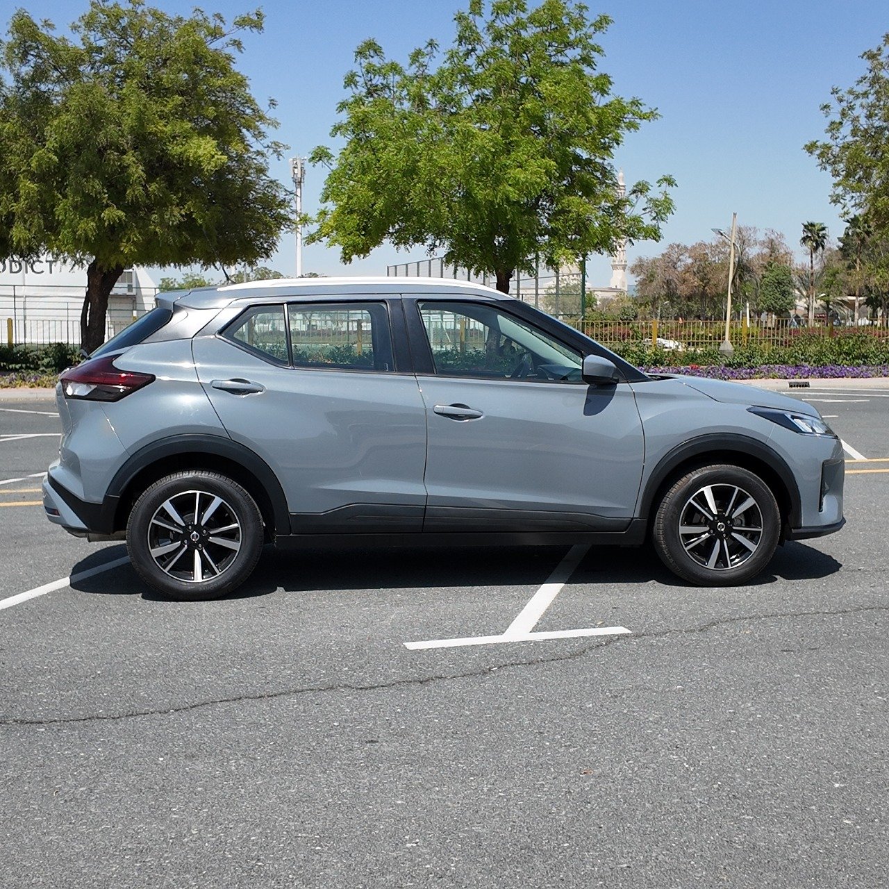 
								2023 Nissan Kicks Sv full									