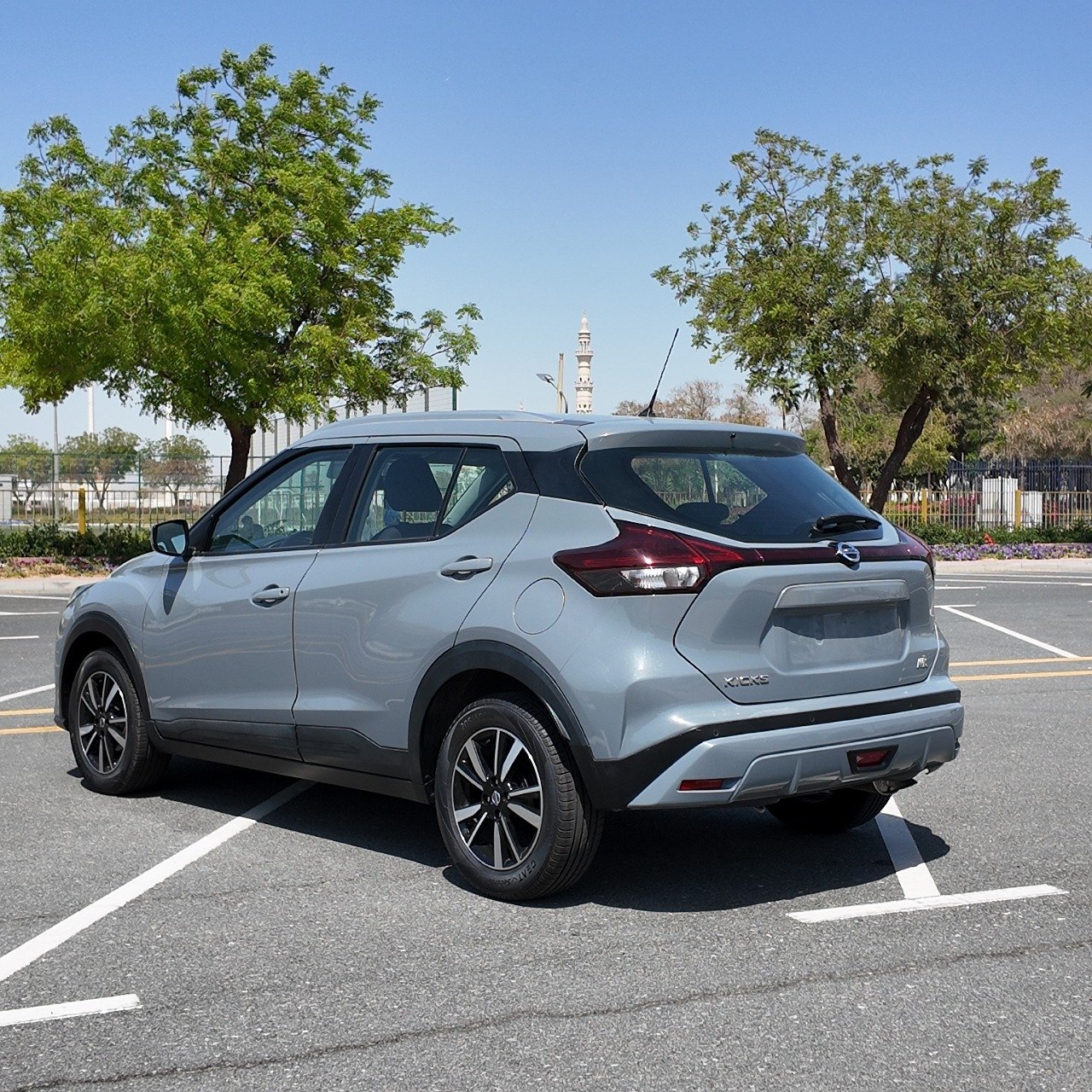 
								2023 Nissan Kicks Sv full									