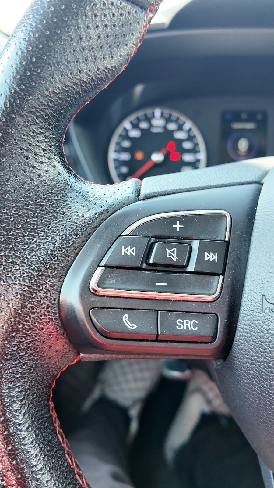 
								2024 MG GT 1.5L Turbo full									