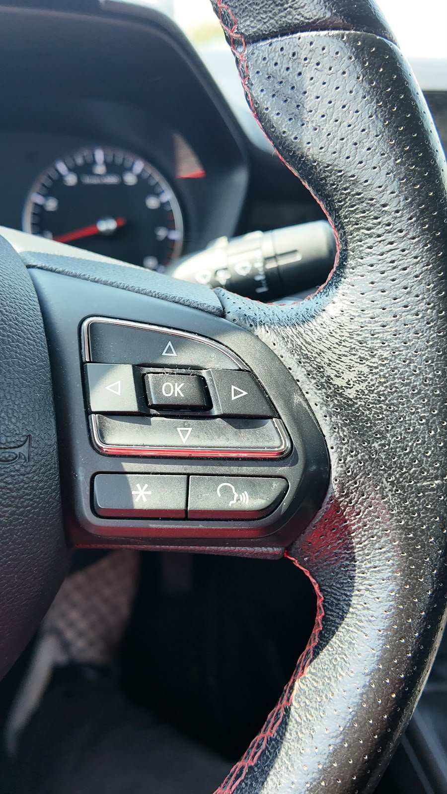 
								2024 MG GT 1.5L Turbo full									