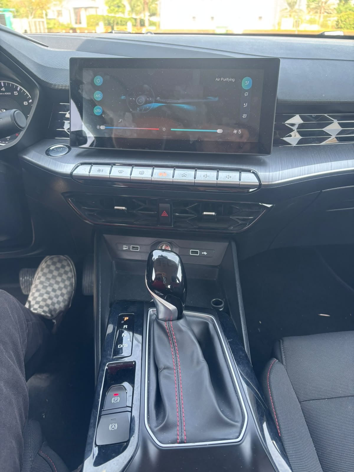 
								2024 MG GT 1.5L Turbo full									