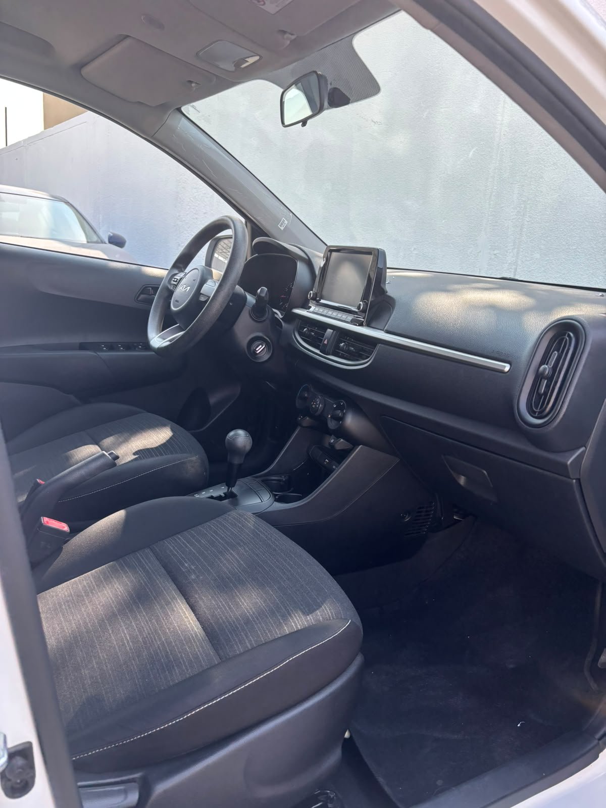 
								2023 Kia Picanto full									