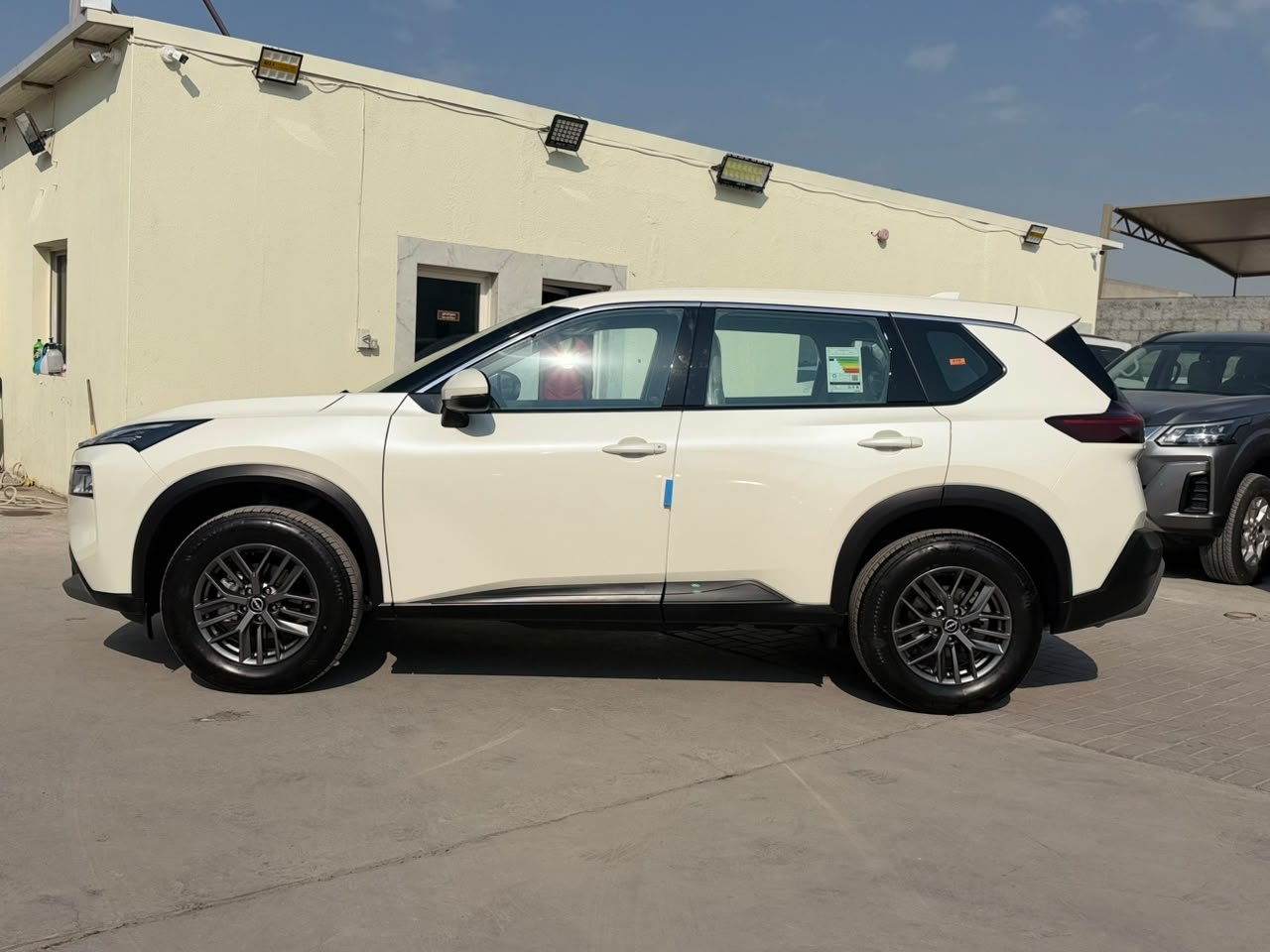 
								Nissan X-trail S full									