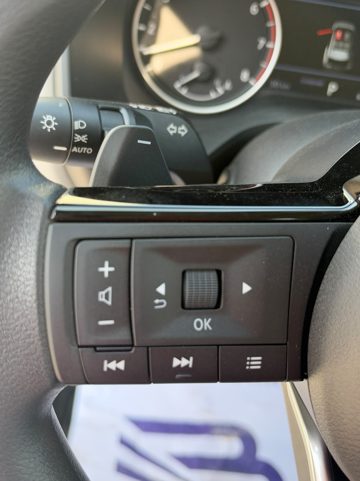 
								Nissan X-trail S full									