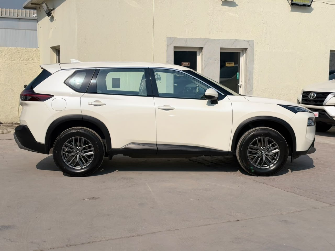 
								Nissan X-trail S full									