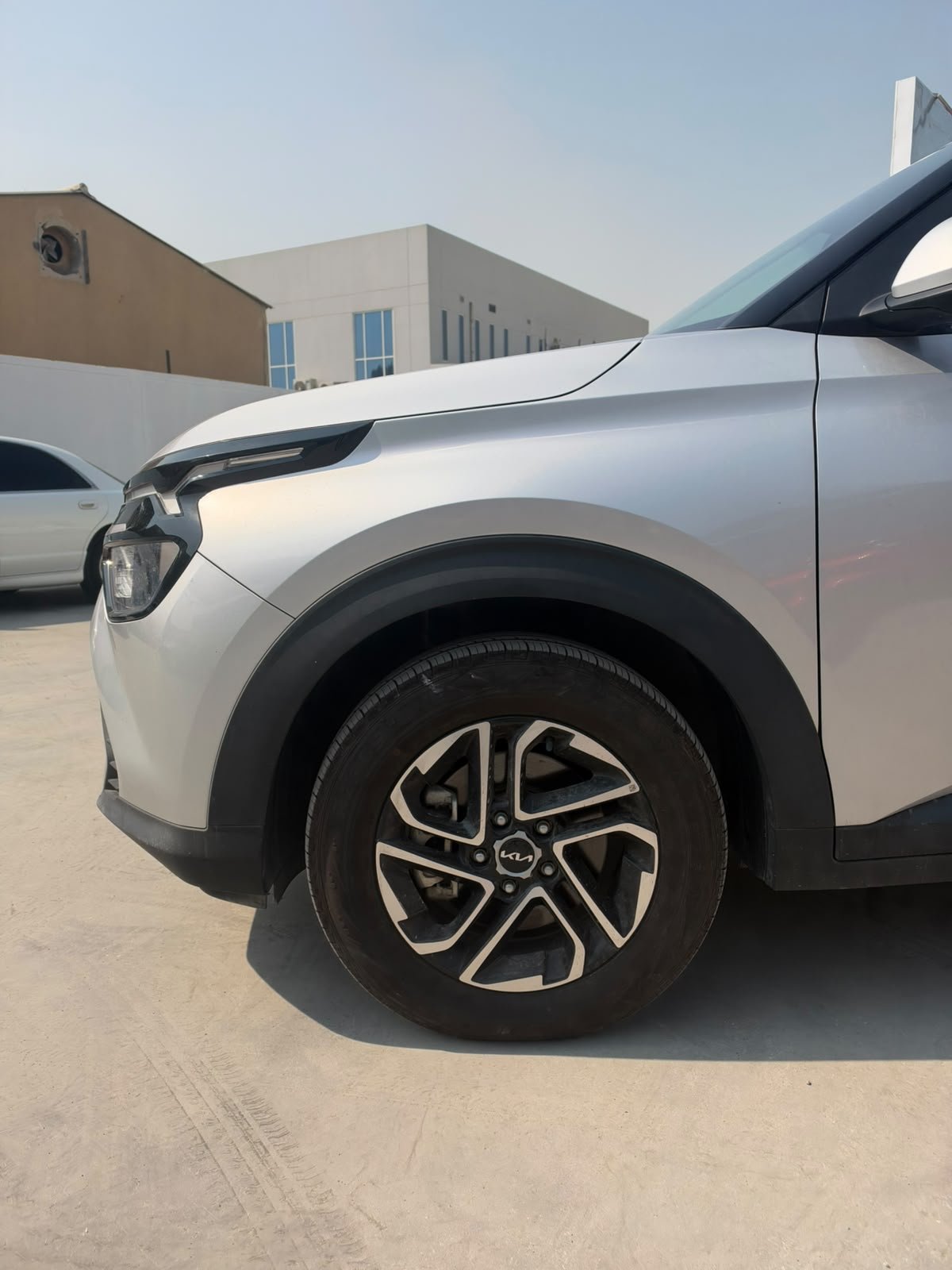 
								2023 KIA CARENS LX 1.5L full									